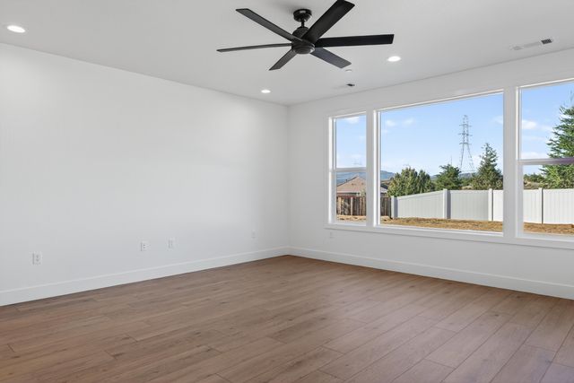 4806 Ferrington Court, Redding, CA 96003