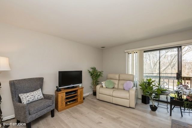 260 E Court Of Shorewood Court 4, Vernon Hills, IL 60061