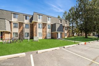 260 E Court Of Shorewood Court 4, Vernon Hills, IL 60061