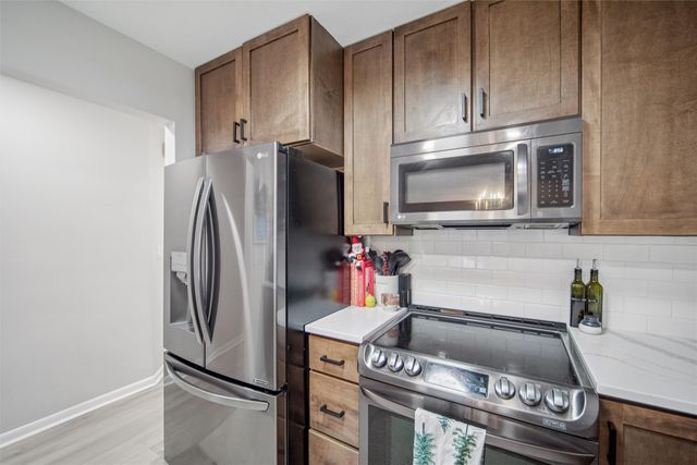 2329 Glenwood Drive 43, Des Moines, IA 50321