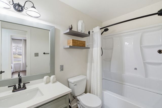 1008 Royal Lane, Graham, TX 76450