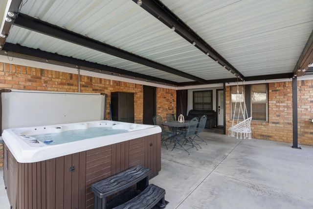 1008 Royal Lane, Graham, TX 76450