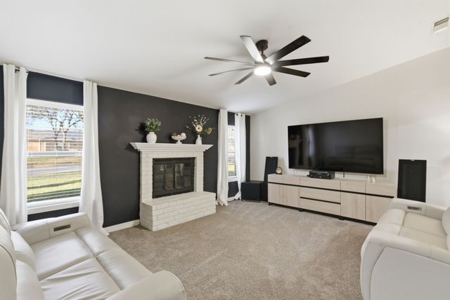 1008 Royal Lane, Graham, TX 76450