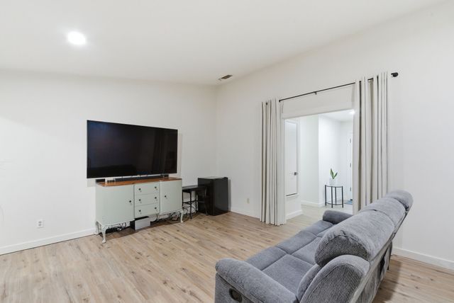 1008 Royal Lane, Graham, TX 76450