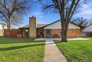 1008 Royal Lane, Graham, TX 76450