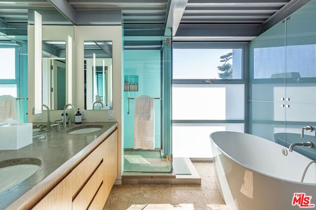 6525 Point Lechuza Drive, Malibu, CA 90265