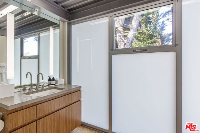 6525 Point Lechuza Drive, Malibu, CA 90265