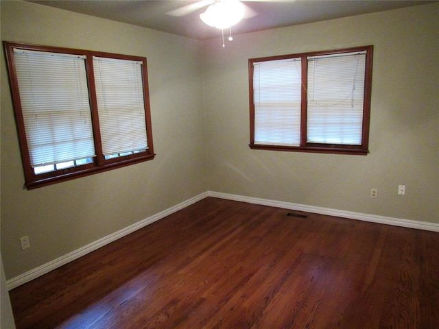 9909 Sunnymeade Place, Oklahoma City, OK 73120