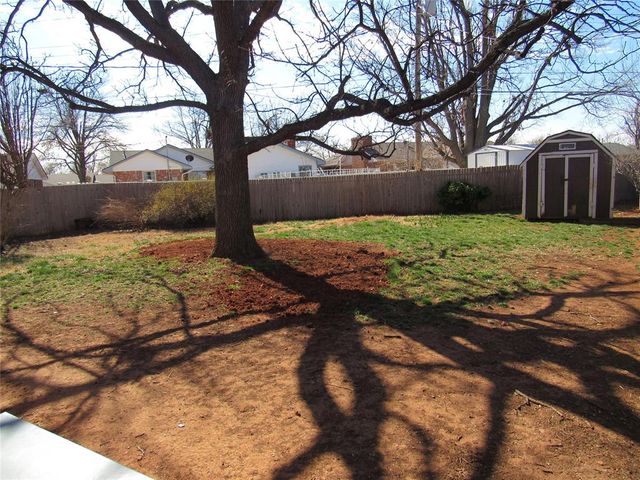 9909 Sunnymeade Place, Oklahoma City, OK 73120
