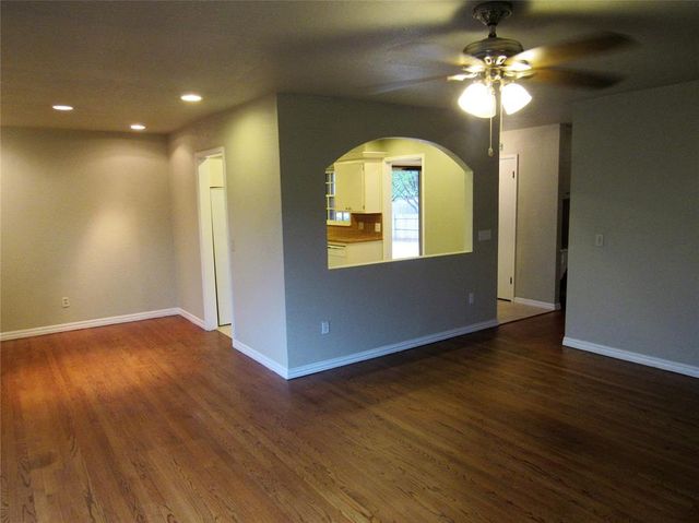 9909 Sunnymeade Place, Oklahoma City, OK 73120