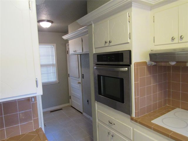 9909 Sunnymeade Place, Oklahoma City, OK 73120