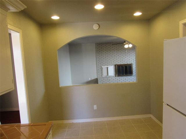 9909 Sunnymeade Place, Oklahoma City, OK 73120