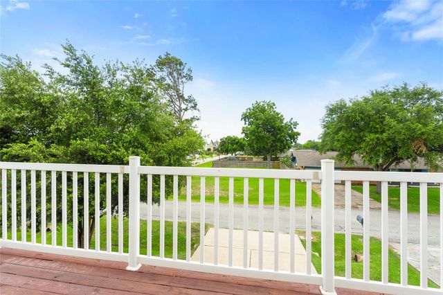 3802 Barracuda Lane, La Porte, TX 77571