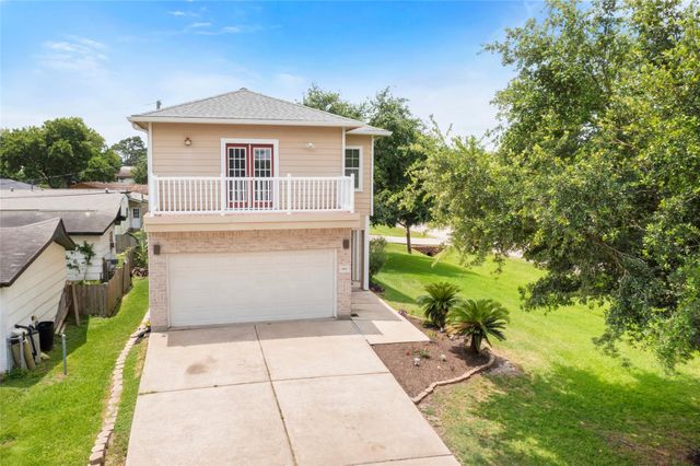 3802 Barracuda Lane, La Porte, TX 77571