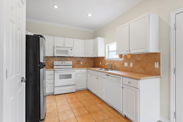 3802 Barracuda Lane, La Porte, TX 77571