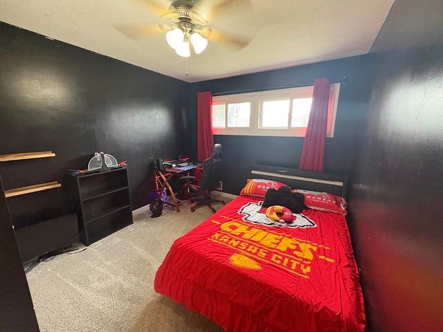 1607 Hickory St, Salina, KS 67401