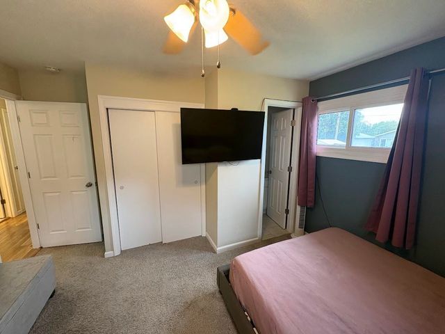 1607 Hickory St, Salina, KS 67401