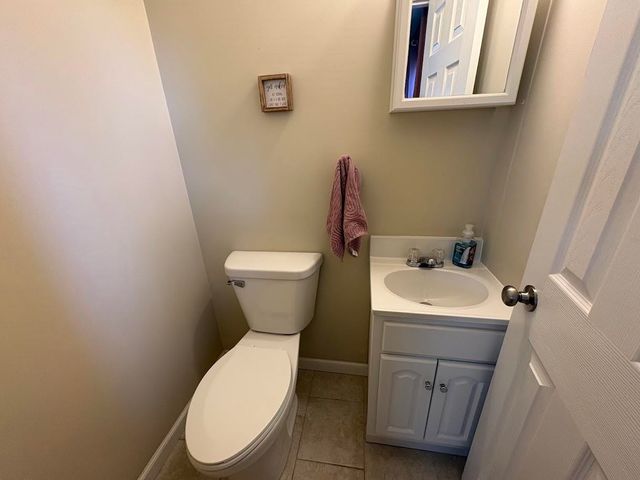 1607 Hickory St, Salina, KS 67401