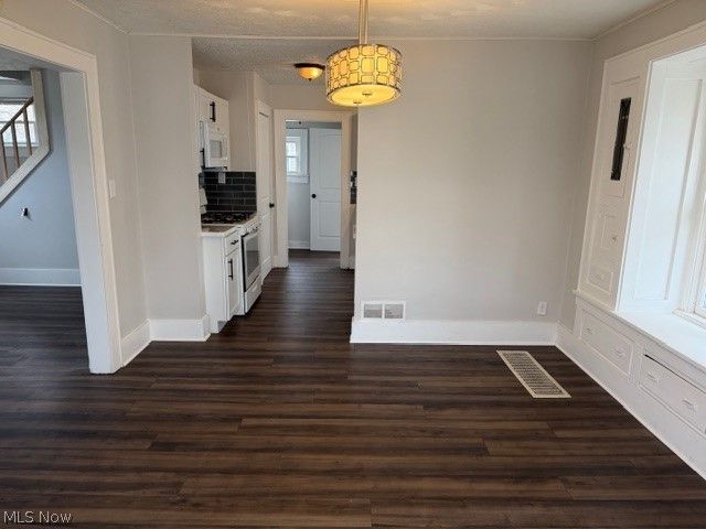 116 Munroe Falls Avenue, Cuyahoga Falls, OH 44221