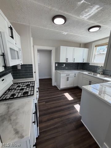 116 Munroe Falls Avenue, Cuyahoga Falls, OH 44221