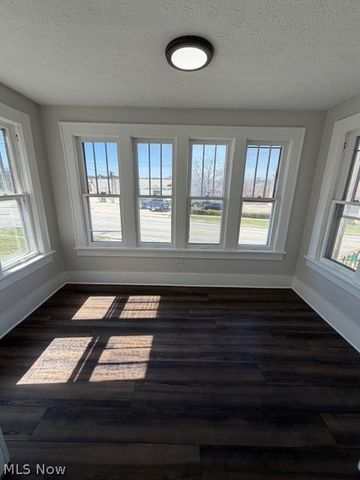 116 Munroe Falls Avenue, Cuyahoga Falls, OH 44221