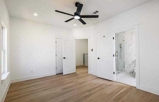 5014 Creekmont Drive, Houston, TX 77091