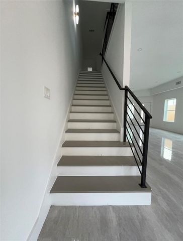 5014 Creekmont Drive, Houston, TX 77091