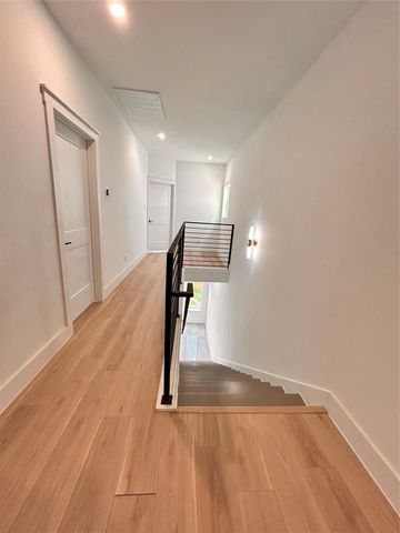 5014 Creekmont Drive, Houston, TX 77091
