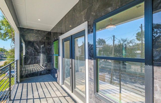 5014 Creekmont Drive, Houston, TX 77091