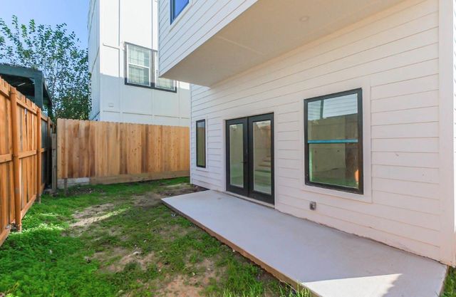 5014 Creekmont Drive, Houston, TX 77091