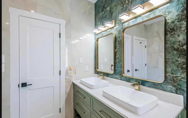 5014 Creekmont Drive, Houston, TX 77091