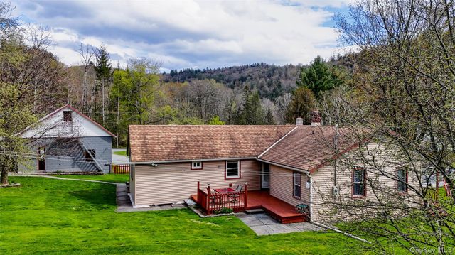 11 Hood Road, Roscoe, NY 12776