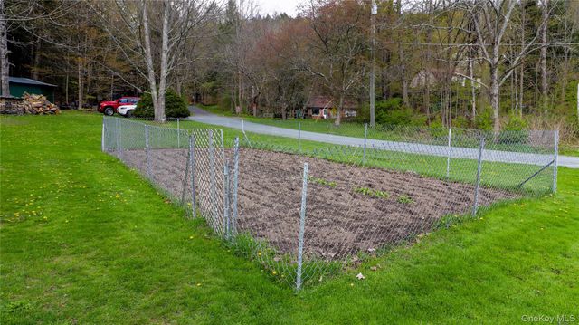 11 Hood Road, Roscoe, NY 12776