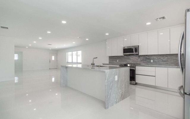 524 NW 53rd Street, Boca Raton, FL 33487