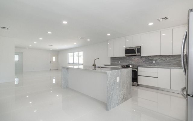 524 NW 53rd Street, Boca Raton, FL 33487