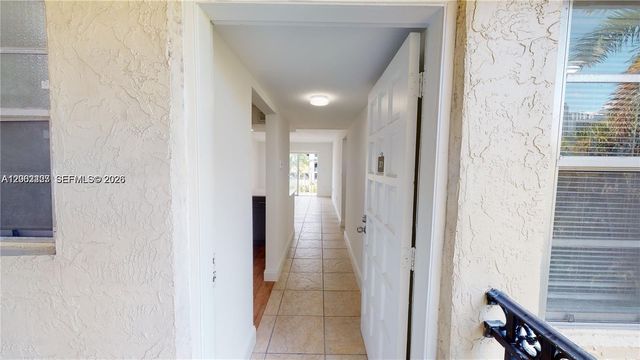 453 SW 2nd St 301C, Miami, FL 33130