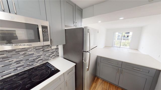 453 SW 2nd St 301C, Miami, FL 33130
