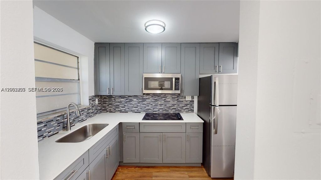 453 SW 2nd St 301C, Miami, FL 33130
