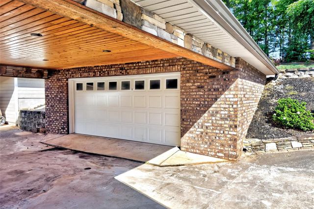 831 Lake Club Drive, Nebo, NC 28761