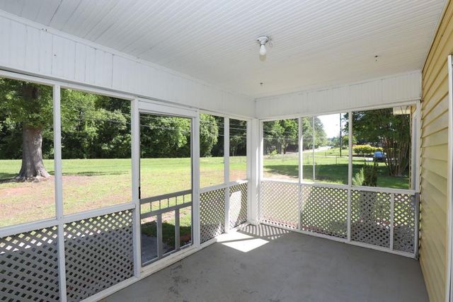 1186 E Tugalo Street, Toccoa, GA 30577