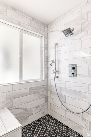 6627 W VALLEY OAK DR, West Jordan, UT 84081