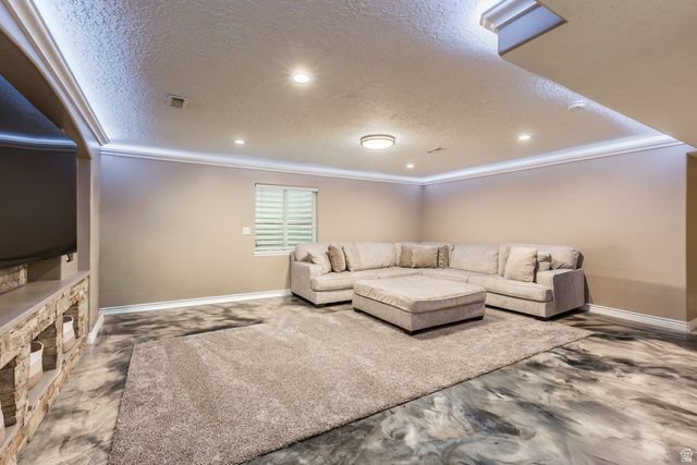 6627 W VALLEY OAK DR, West Jordan, UT 84081