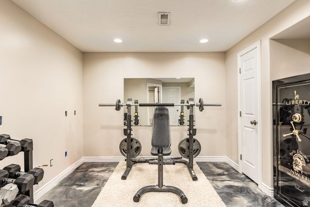 6627 W VALLEY OAK DR, West Jordan, UT 84081