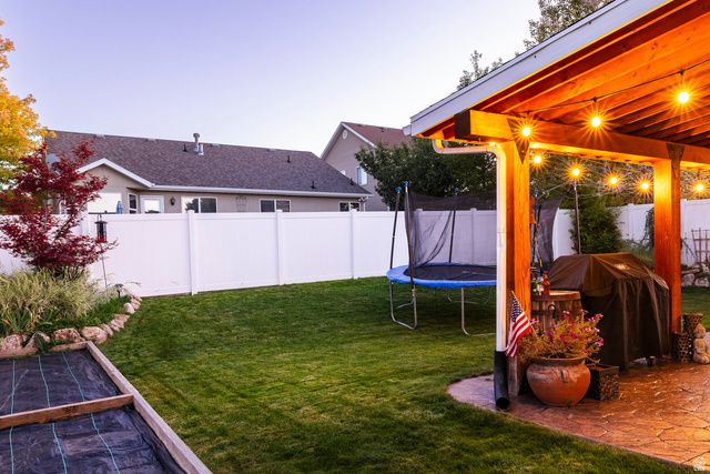 6627 W VALLEY OAK DR, West Jordan, UT 84081