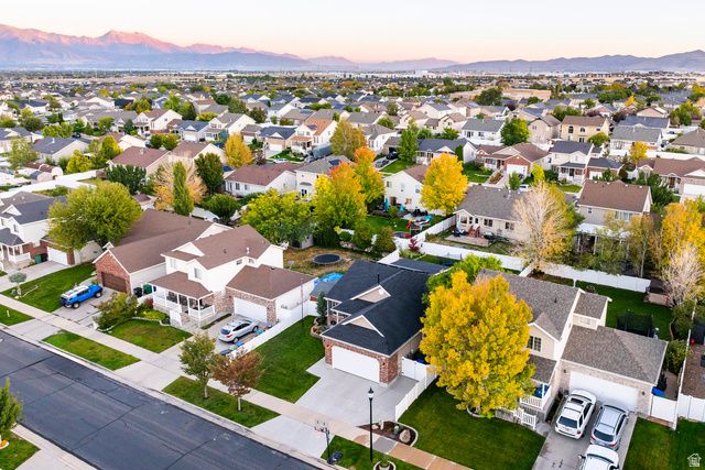 6627 W VALLEY OAK DR, West Jordan, UT 84081