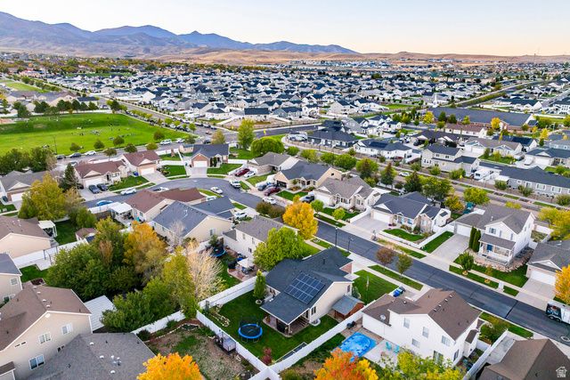 6627 W VALLEY OAK DR, West Jordan, UT 84081