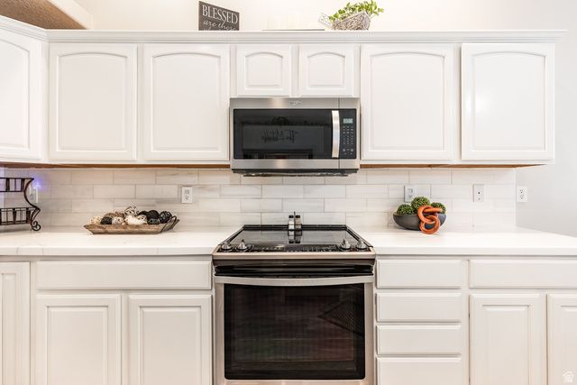 6627 W VALLEY OAK DR, West Jordan, UT 84081