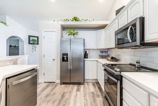 6627 W VALLEY OAK DR, West Jordan, UT 84081