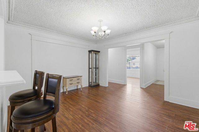 6015 Brynhurst Avenue, Los Angeles, CA 90043
