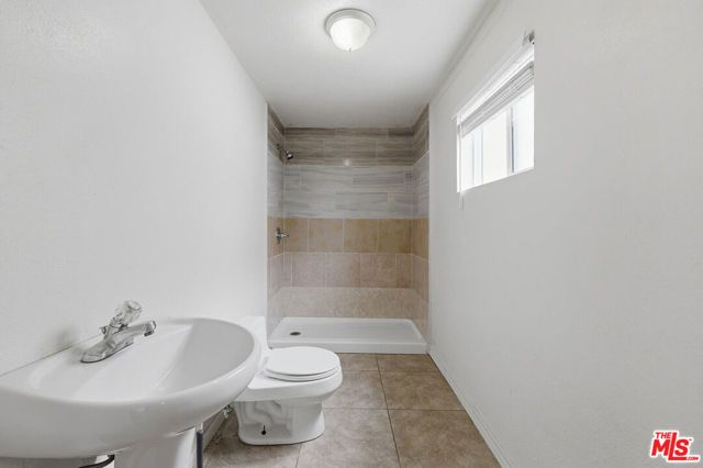 6015 Brynhurst Avenue, Los Angeles, CA 90043